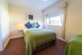 Ashe's Accommodation - Room only - 1