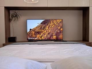 VIP Квартира Подобово Центр, 2 кімнати, Смарт ТВ, Документи - Riwne - 7