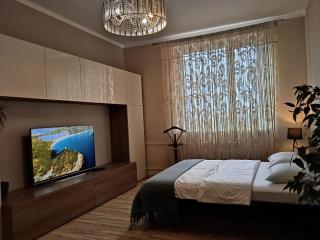 VIP Квартира Подобово Центр, 2 кімнати, Смарт ТВ, Документи - Riwne - 4