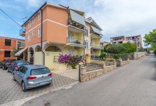 Apartment Marigold - Sveti Filip i Jakov - 1