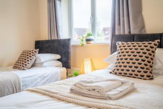 Saltbox Stays - 3 Bed with off-street parking, fast Wifi, sleeps 7, Central location - Ashby de la Zouch - 4