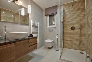 Sea Front Spacious Valletta Views Apartments - Sliema - 9