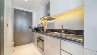 Bright Deluxe Studio canal view - Special offer - Dubai - 1