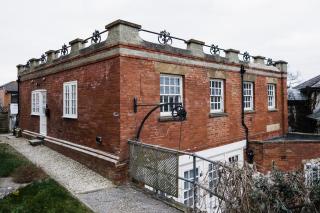 The Old Coach House, Gorgeous 3 Bed, Central, Modern, Parking, King Bed, HUGE Bath - Yeovil - 8