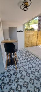 Le Cap d'Agde, Beija Flor, très proche village naturiste, 2 mn à pied, un coin de détente dans la pinède, WIFI GRATUIT - 5