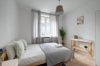 Urban Oasis Private Apartment with Palace of Culture View - Warsaw - 9