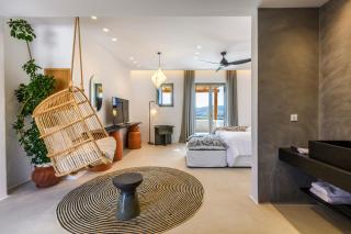 The Mykonist Panormos Exclusive Suites & Villas - Mykonos - 4