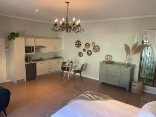 Heart of Constantia - SOLAR POWERED - Kaapstad - 4