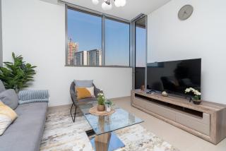 White Sage - Elegant Apartment With Unobstructed City Views - Dubai - 1