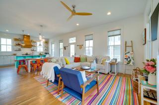 Carlton Landing Home with Poolside Lake View! - 7