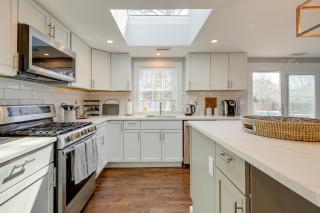 2 Mi to Craigville Beach Hyannis Home with Deck - 2