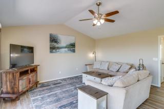 Charming Edgemont Home with Deck and Lake Views! - Fairfield Bay - 7