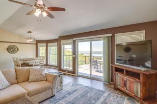 Charming Edgemont Home with Deck and Lake Views! - Fairfield Bay - 5
