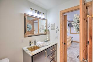 Regal River Retreat in the Heart of Yankton! - 1