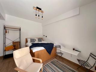 Sleek Studio in Voula Center - 4