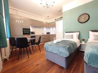 Kings Cross Apartment - 7