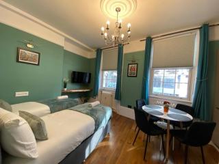 Kings Cross Apartment - London - 5