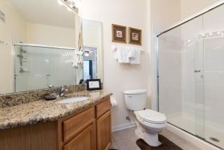 LUXURIOUS CONDO - JUST 2 MILES FROM DISNEY #404 - Orlando - 1