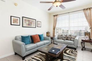 LUXURIOUS CONDO - JUST 2 MILES FROM DISNEY #404 - Orlando - 3