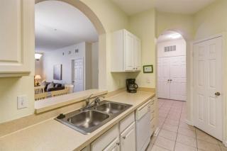 GROUND FLOOR OVERSIZED CONDO - NEXT TO DISNEY! #104 - Orlando - 1