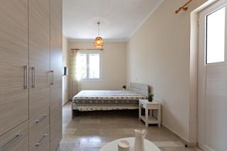 Matina's studio - Poros - 0