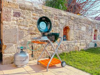 MINIQ HOMES 102 - Historical Stone House with Garden Cinema - Foça - 7