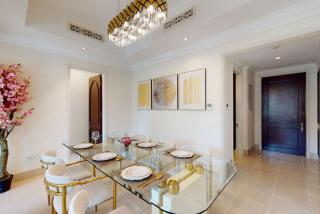 Vacationer Holiday Homes I Charming 2 Bedroom I Pool Boasting Burj Khalifa Views l Souk Al Bahar - 1