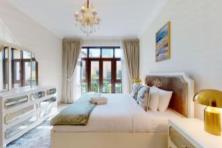 Al Tajer, Core C, Souk Al Bahar - Charming Two Bedroom - Dubai - 4