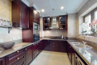 Vacationer Holiday Homes I Charming 2 Bedroom I Pool Boasting Burj Khalifa Views l Souk Al Bahar - 4