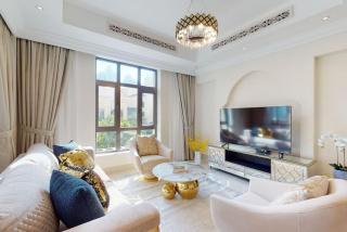 Al Tajer, Core C, Souk Al Bahar - Charming Two Bedroom - 9