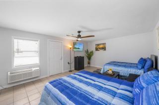 2 Bed Cottage with Pool, Close to Beach! BBQ Grills & Patio - 8