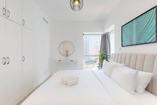 Marina Tower, Dubai Marina - Exquisite Three Bedroom - Dubai - 1
