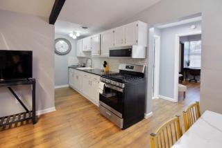 Butler Street Glam - Apt 3 - 1