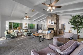 The Shorewood Lakeside Oasis, Pet-Friendly Getaway - Marble Falls - 6
