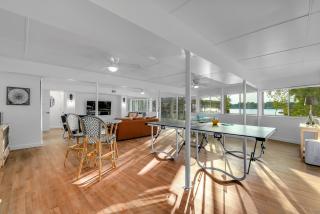 The Shorewood Lakeside Oasis, Pet-Friendly Getaway - 1