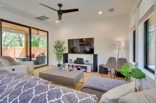 Chic Austin House with Spacious Backyard and Hammock - Austin - 7