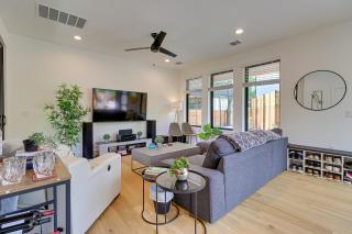 Chic Austin House with Spacious Backyard and Hammock - Austin - 6