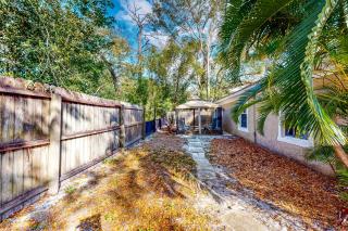 Centrally Located Home with a Fire Pit, Large Yard - 9