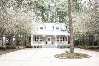Pet Friendly Cottage Nestled in the Pines with Cozy Fire Pit only Minutes to BEACHES - Dauphin Island - 0