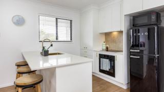 Beach Shack Bongaree - 6