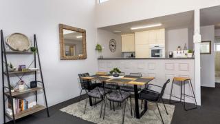 Beautiful Townhouse With Water Views - Sandstone Point - 5
