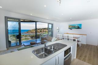 Shearwaters Apartment Waterfront Accomodation - Penneshaw - 9