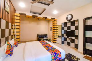 FabHotel Prime Rockstar Suites - 2