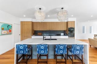 Surfside - Wake To The Waves Breaking - Sunshine Beach - 2