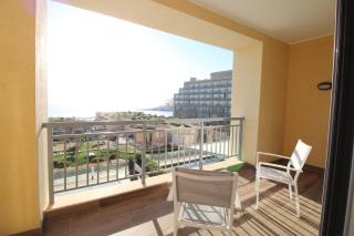 Stunning Seafront Portomaso Apartment - 7