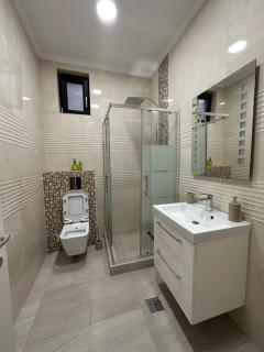 Golden Garden Luxury Apartment in Bucharest - Bucarest - 2