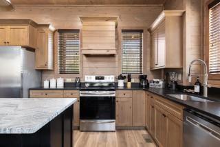 Smoky Poolside Chalet - Sevierville - 8