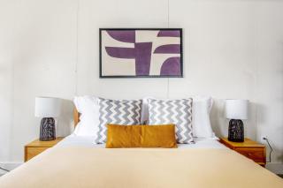 S End Loft w Pool Art Gallery Steps to T BOS-356 - 4