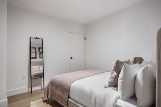 FiDi Jr 1br w doorman gym nr Wall Street NYC-1137 - New York - 1