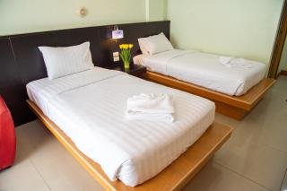 Patong eyes - Patong - 4